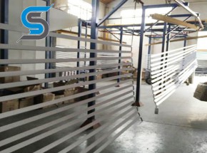 Horizontal powder spraying line