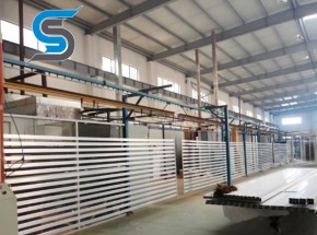 Horizontal powder spraying line