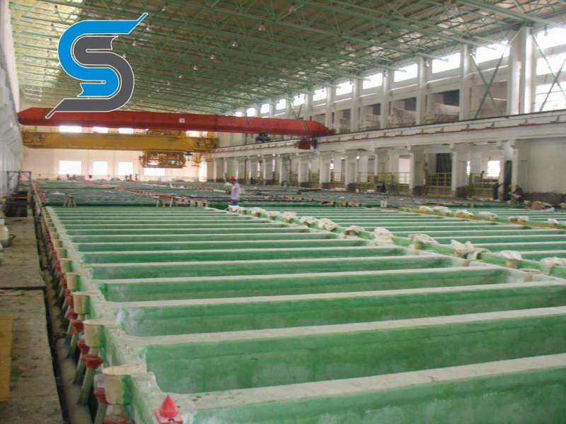 Hot plate material treatment tank/spray room